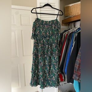 GREEN FLORAL TIERED DRESS W/ OFF SHOULDER SLEEVES